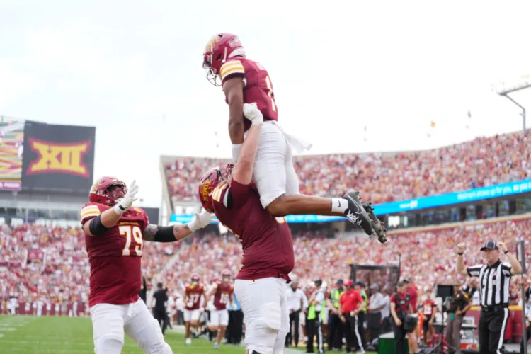 Cyclones kick off Rogers era with victory
